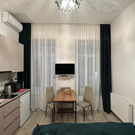 Apartment In The Center Of Tbilisi Exterior photo